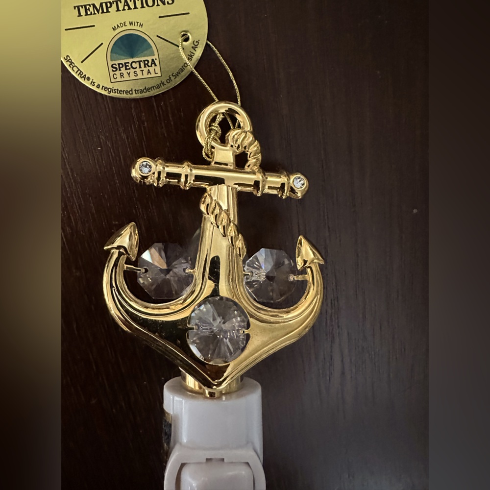 Crystal Temptations 24K gold plated with spectra crystals anchor 5” night light
